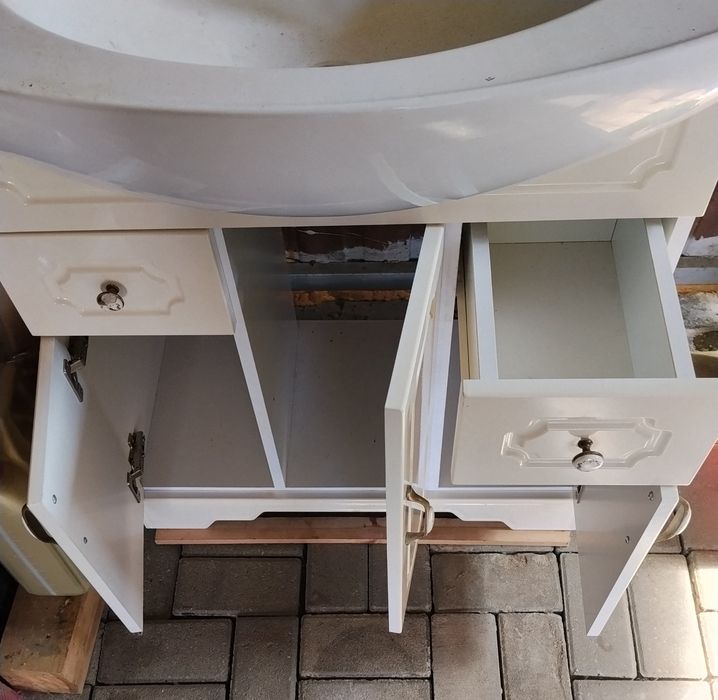 Mobilier pentru baie.