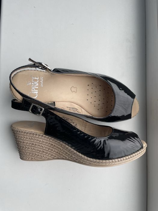 Женские босоножки кожаные