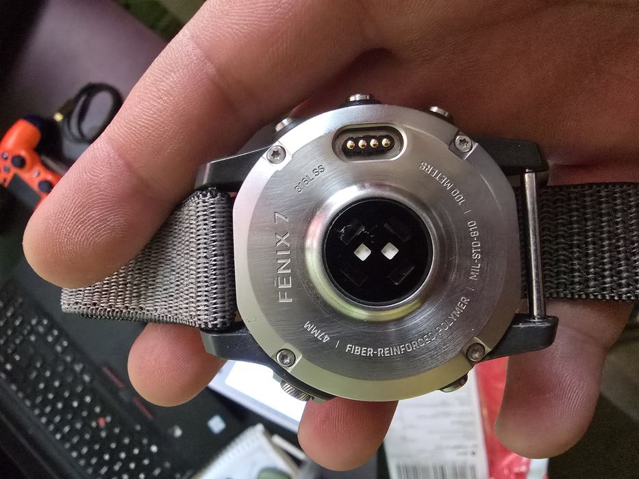 Продавам Garmin Fenix 7