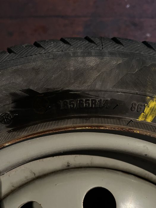 Продам комплек дисков с резиной (зима шипы)