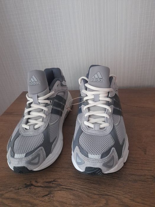 Adidas Response маратонки 40 номер.