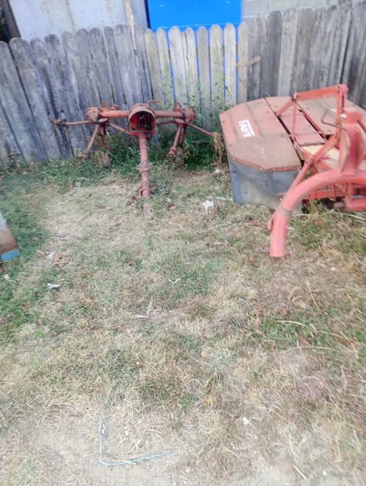 Vând utilaje agricole tot ce se vede