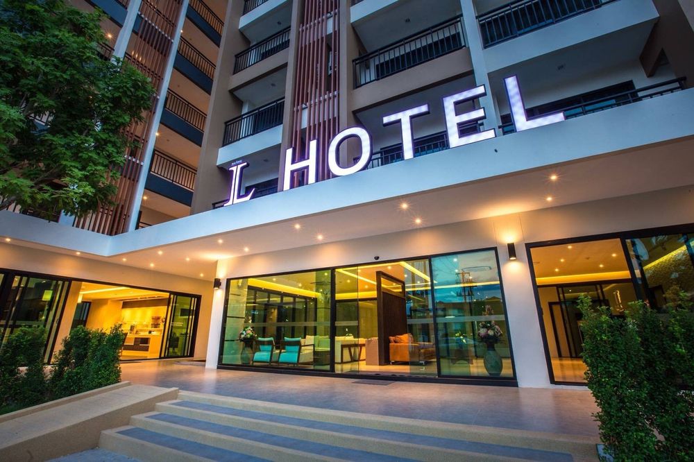 Продаётся в Центре  шикарная новая Гостиница Мехмонхона