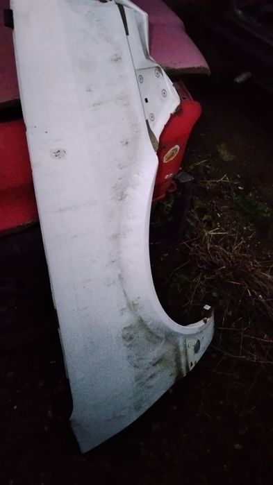 Aripa dreapta Audi 80 b4