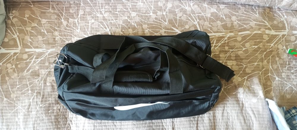 Новую сумку продам