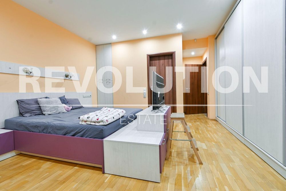 Продава се Четиристаен апартамент в София, Център - 199 кв.м за 3332 €/кв.м - Снимка #5