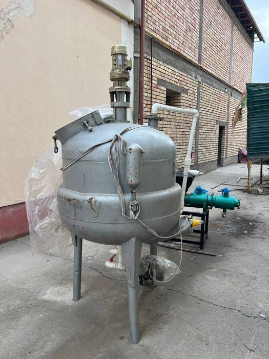 Reaktor va sovun apparat sotiladi