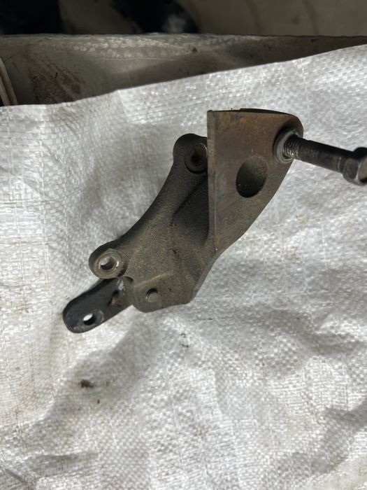 Кранштейн гура 4216