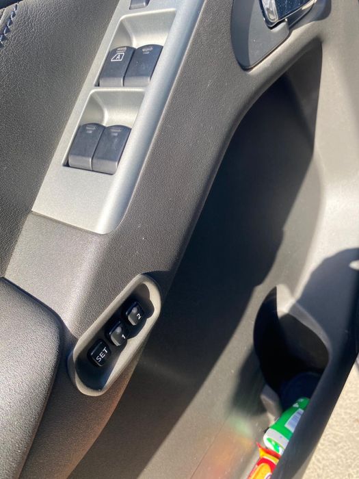 Vand Nissan Pathfinder sau schimb cu Duster