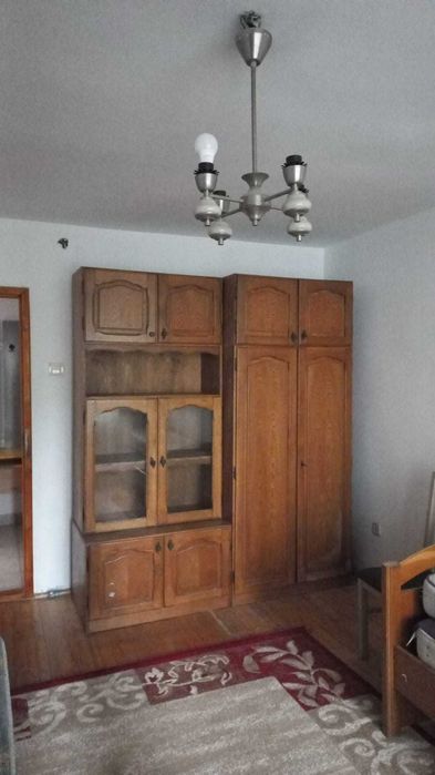 Inchiriez 6-9 august apartament 2 camere