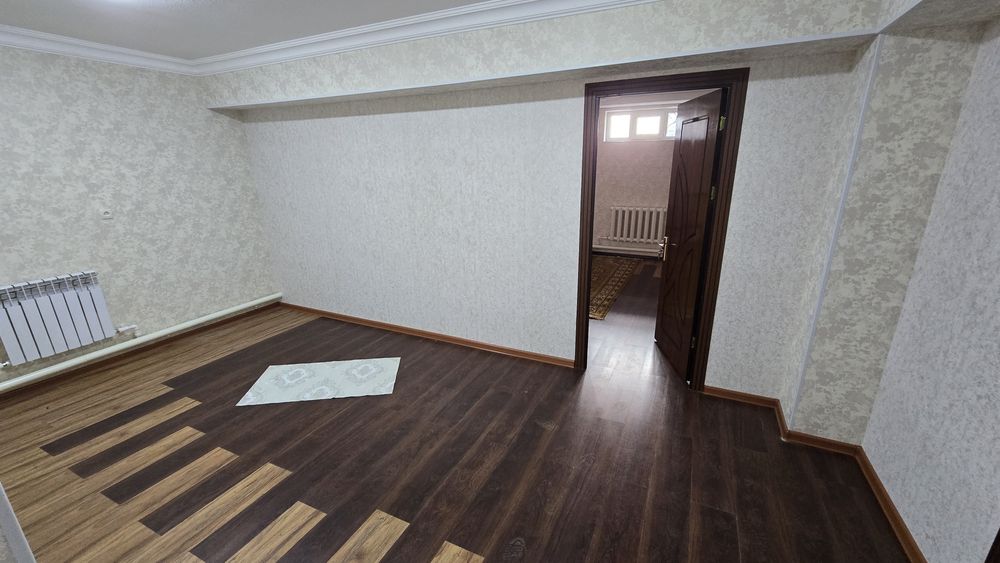 Ibn Sino Taxta bozor yonida 3.3 sotix 8 ta xona Tayyor remont