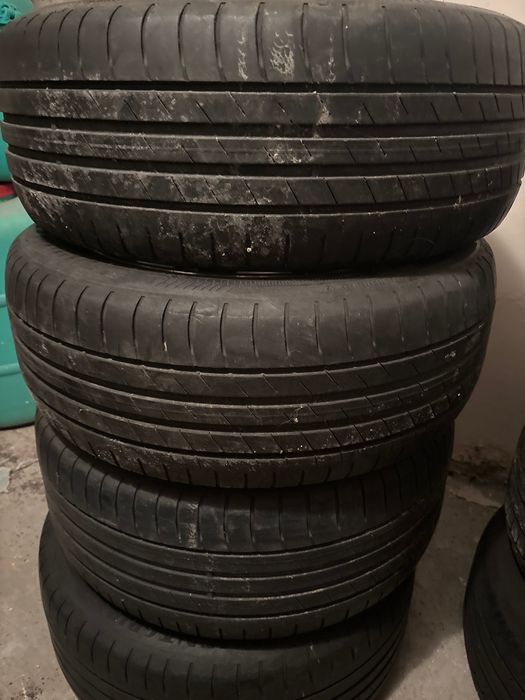 Продавам джанти с гуми!