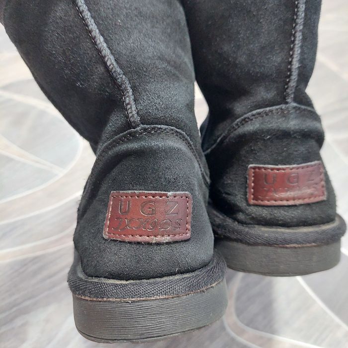 Продам угги 35 размера