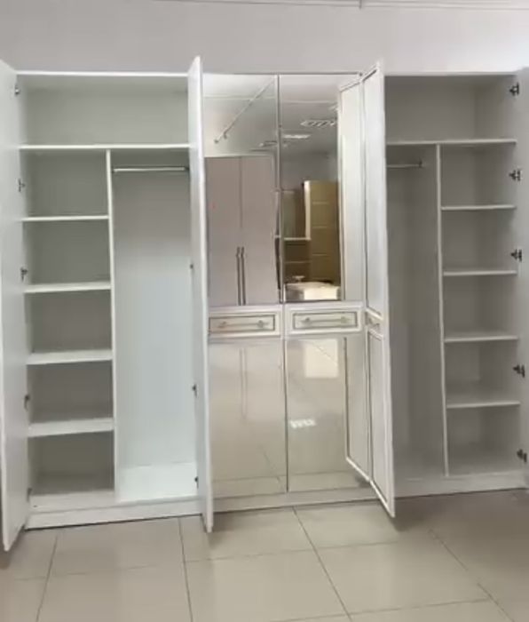 Диван кровать матрас стол стулья шкаф