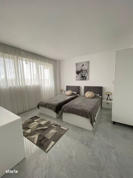 Apartament 4 camere decomandat, 110 mp, zona Consul, Utilitati incluse