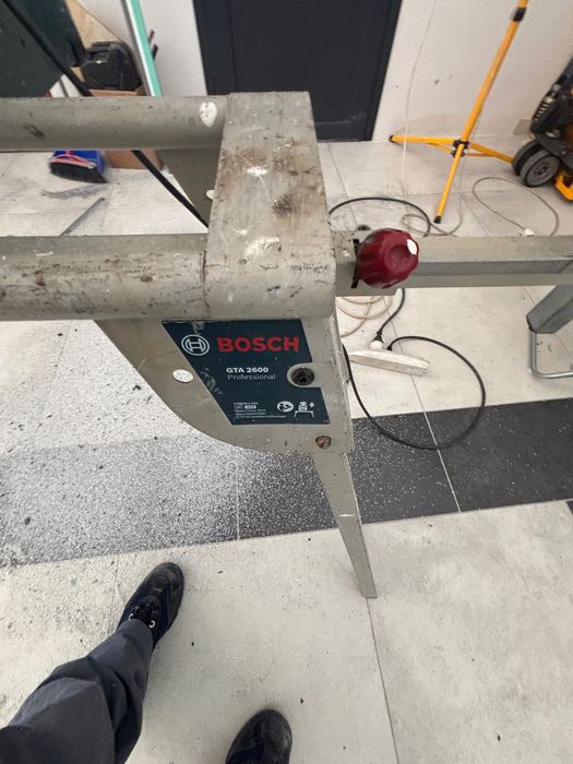Циркуляр BOSCH със стойка!