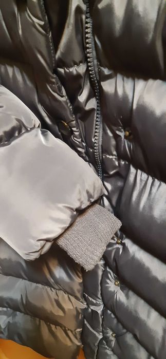 Geaca lunga vatuita , cu gluga