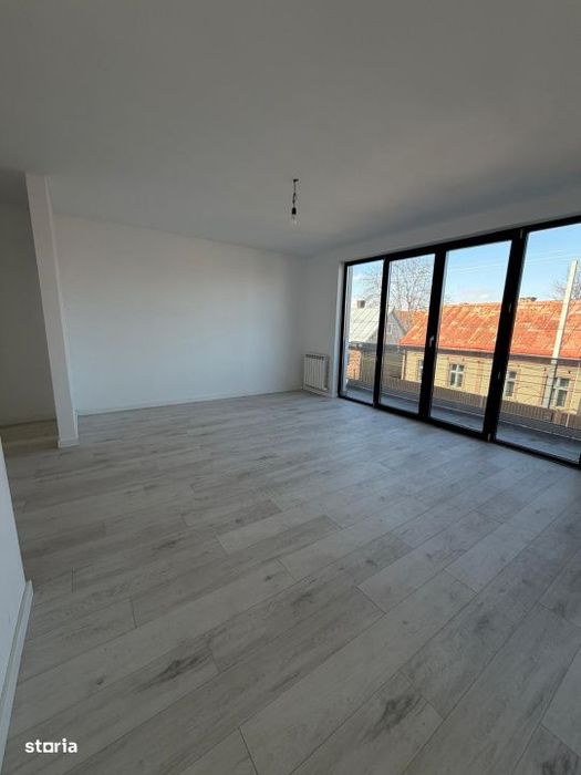 Spatiu comercial, 90 mp , chirie ,  Radauti
