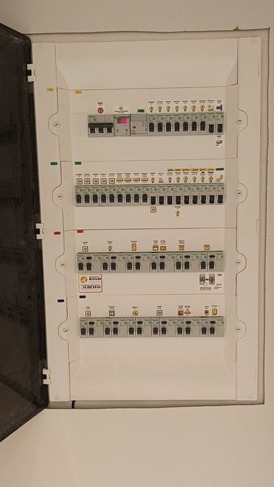 Бригада электриков  Электромонтаж под ключ  Электромонтаж Умного дома