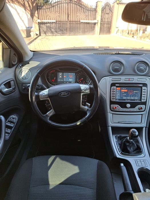 Autoturism FORD MONDEO