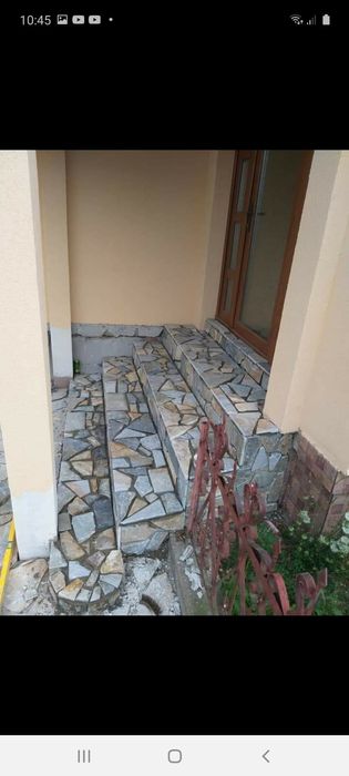 Vând piatră și montez