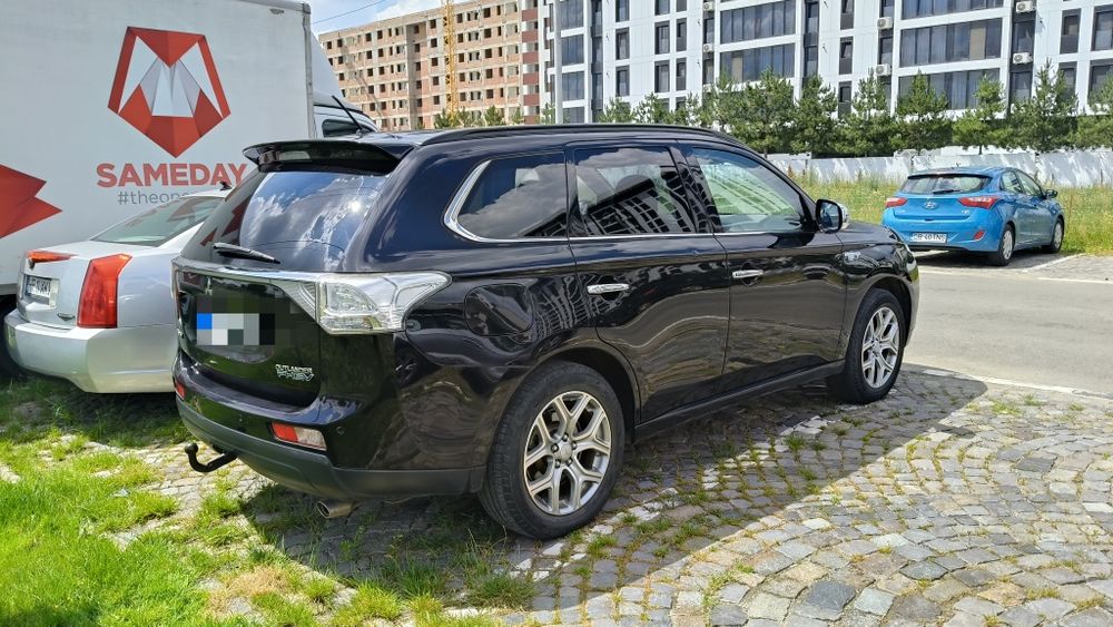 Mitsubishi Outlander PHEV Plug-in Hybrid – 4x4 – Stare Excelentă – Baterie Schimbată 2025