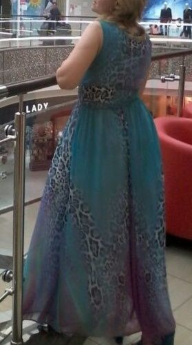 Продам платье очень красивое.