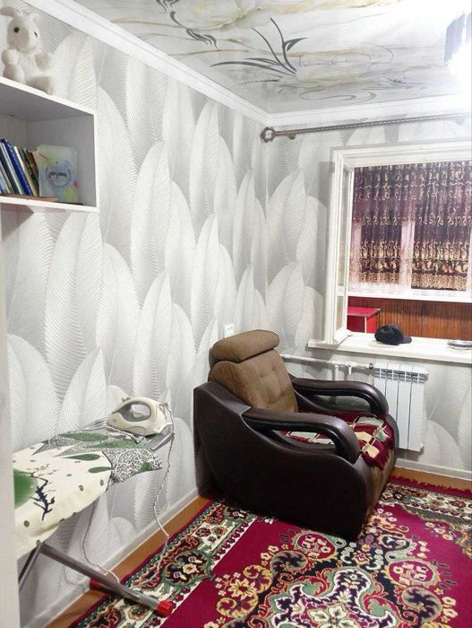 Navoiy shahar Yujniy tarafdan 2 xonali kvartira sotiladi