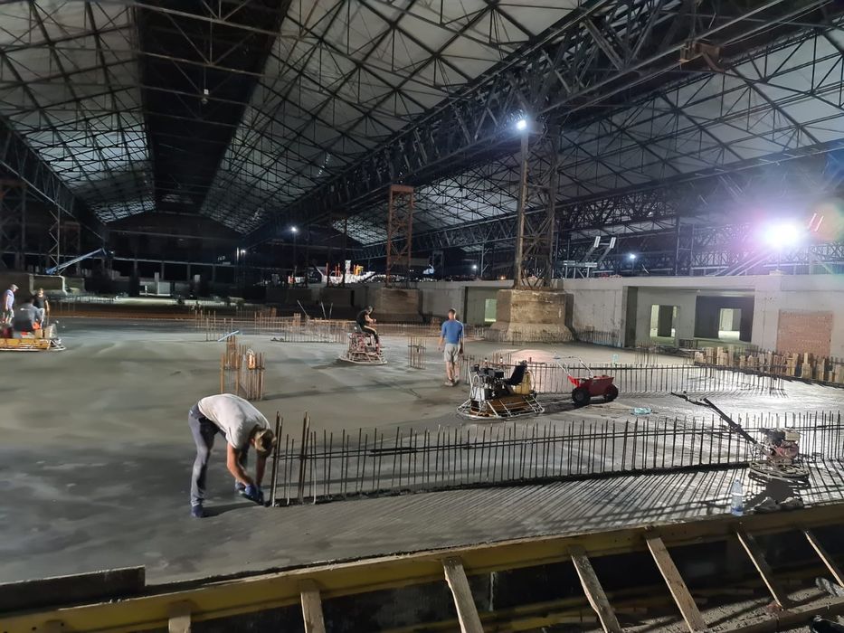 Beton Elicopterizat cu Quart, Turnare Beton  finisat mecanic cu elicopter si Cuarț in curte, sapa elicopterizata  din beton, ciment sclivisit