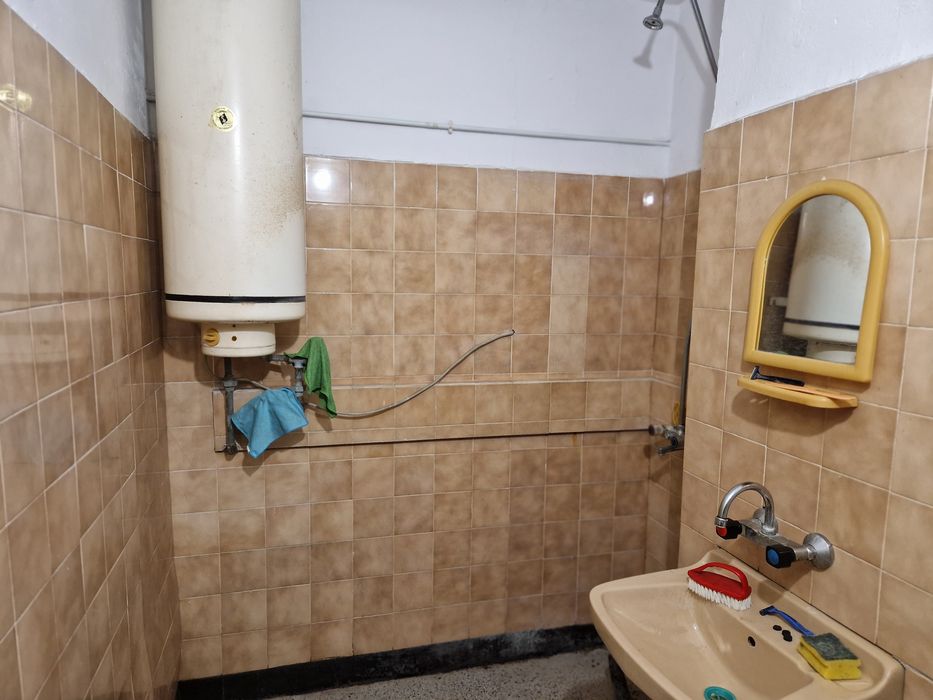 Продавам тристаен апартамент в  Асеновград  !