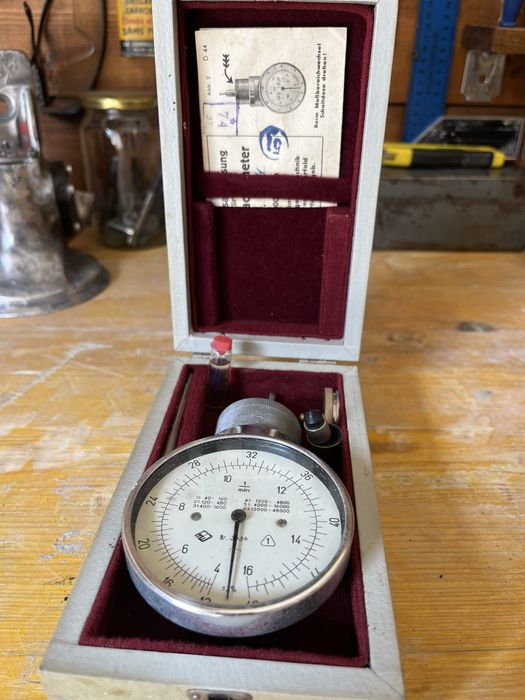Оборотометър механичен VEB Kombinat Hand-Tachometer TYP H6 40-48000min-1