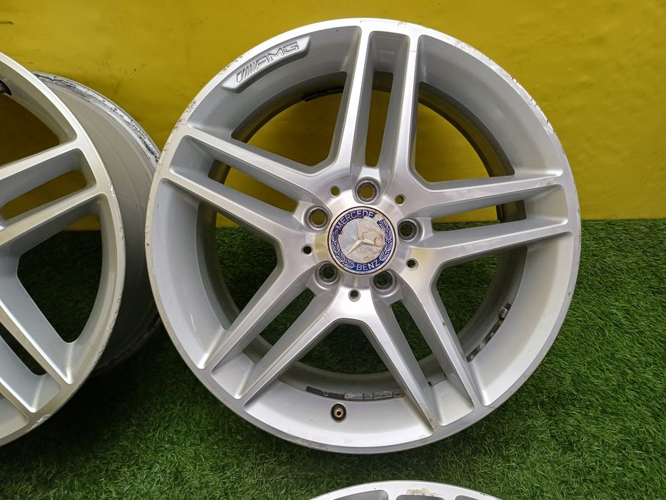 Диски R17 5x112 разноширокие на Mercedes.