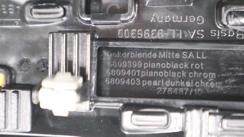 Лайсна табло БМВ Ф20 Ф21 Ф22 Ф23 Фейс BMW F20LCI F21LCI F22LCI F23LCI Черна с червен матов кант