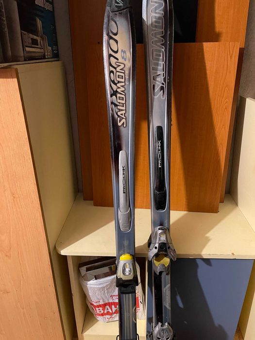 Ски с автомати, ски обувки и щеки на символични цени