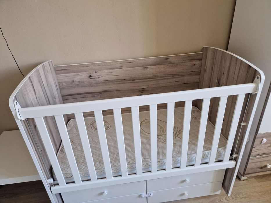 Бебешка кошара с подвижна решетка