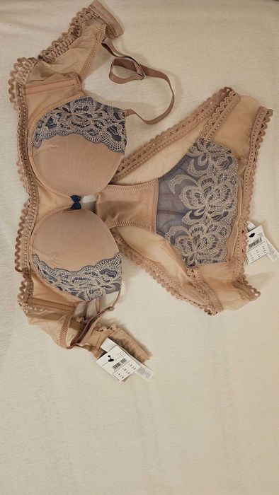 Set Lingerie Intimissimi – Nou, cu etichetă – Eleganță și rafinament