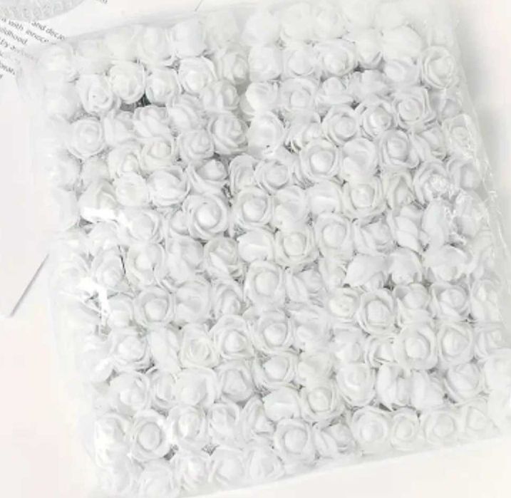 Мечета от рози, и изкустеви рози.