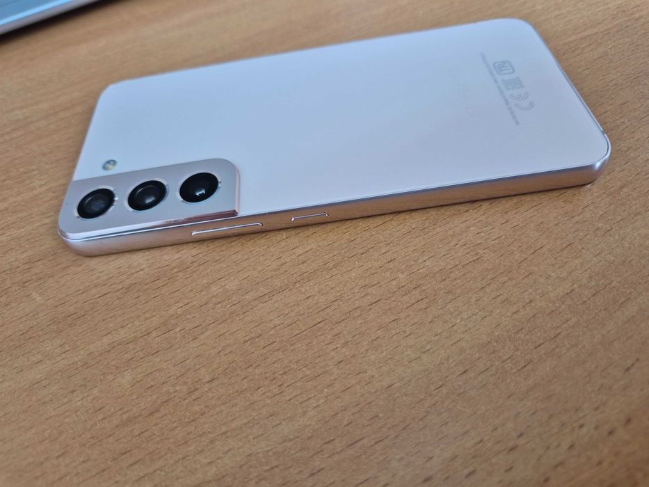 Продам НЕРАБОЧИЙ Samsung galaxy S22