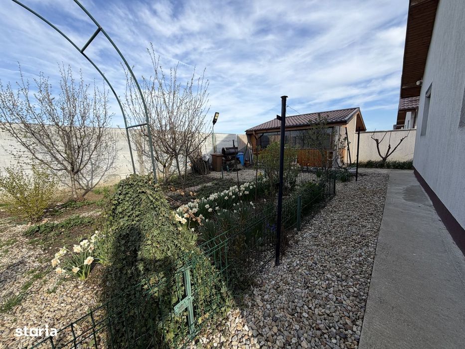 Casa individuala mobilata Teghes Domnesti cu 400mp teren