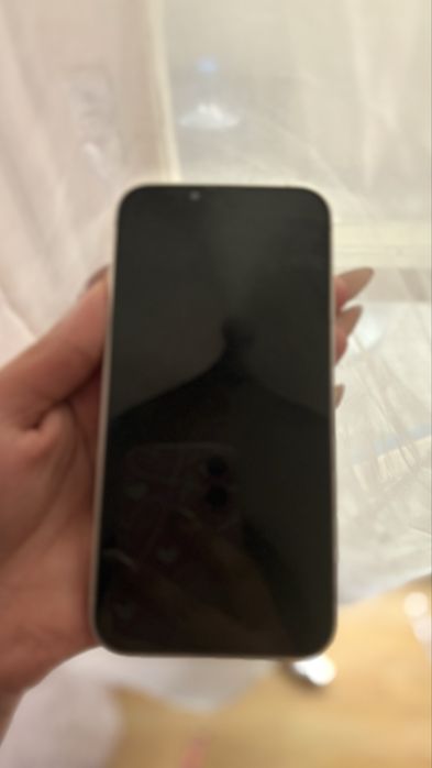 Продавам Iphone 14 бял