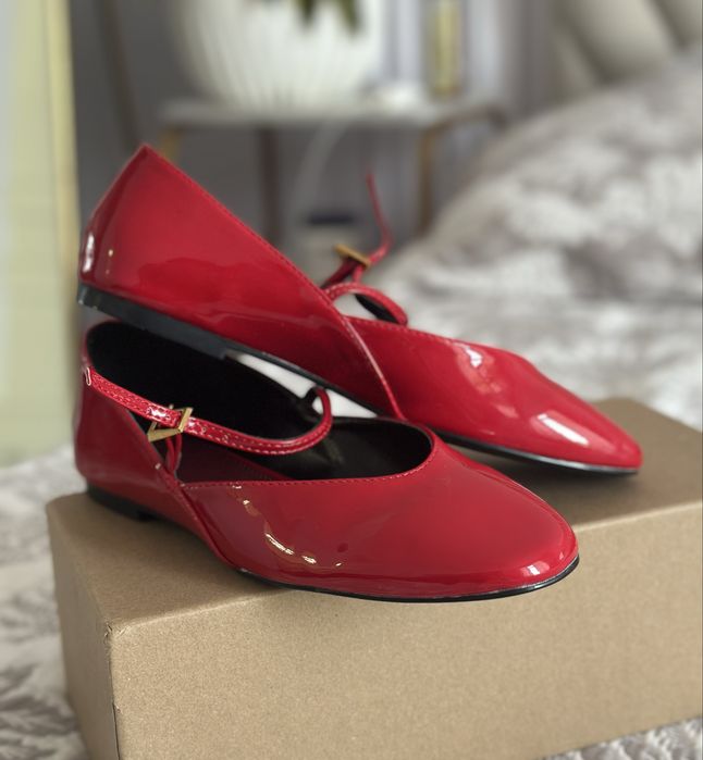 Балетки Мэри Джейн лакированные красные