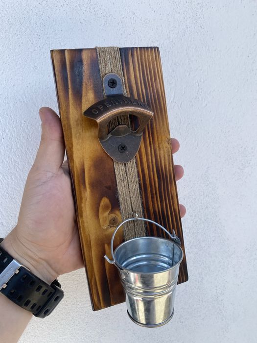 Suvenir - desfacator de sticle rustic cu galeata