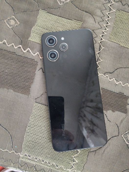 Продам ксяоми редми- 12 .256 гигабайт памяти .8 гигабайт оперативной