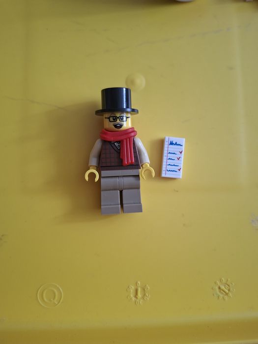 Продам лего фигурку