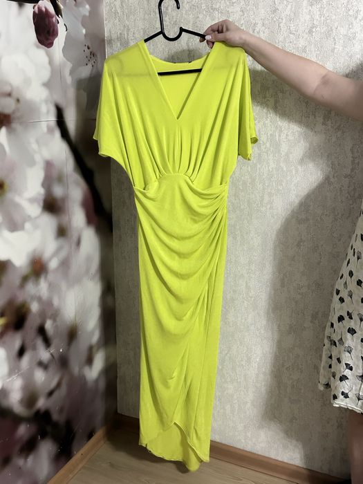 Платья вечерние,