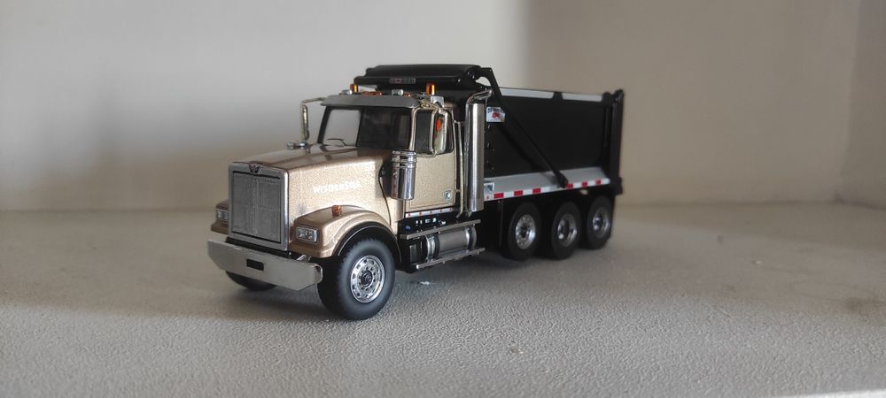 Колекционерски модел мащаб 1:50