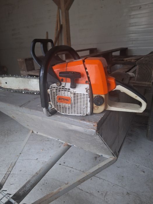 Vând drujbă stihl 044