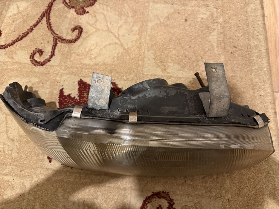 Продам фары на б3