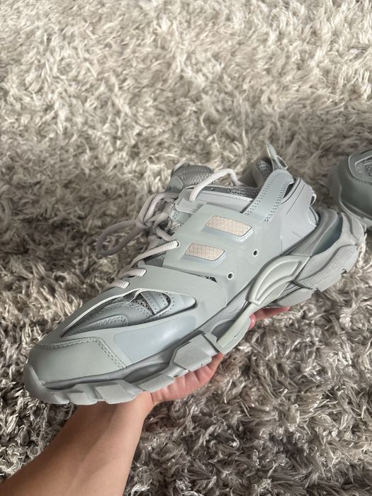 Balenciaga track
