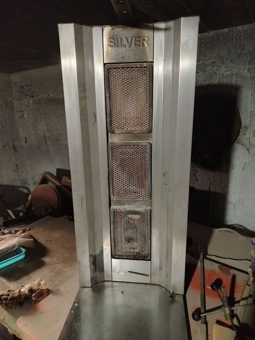 Фасфут ун тайёр стол стул холодильник ва барча аппаратлар сотилади